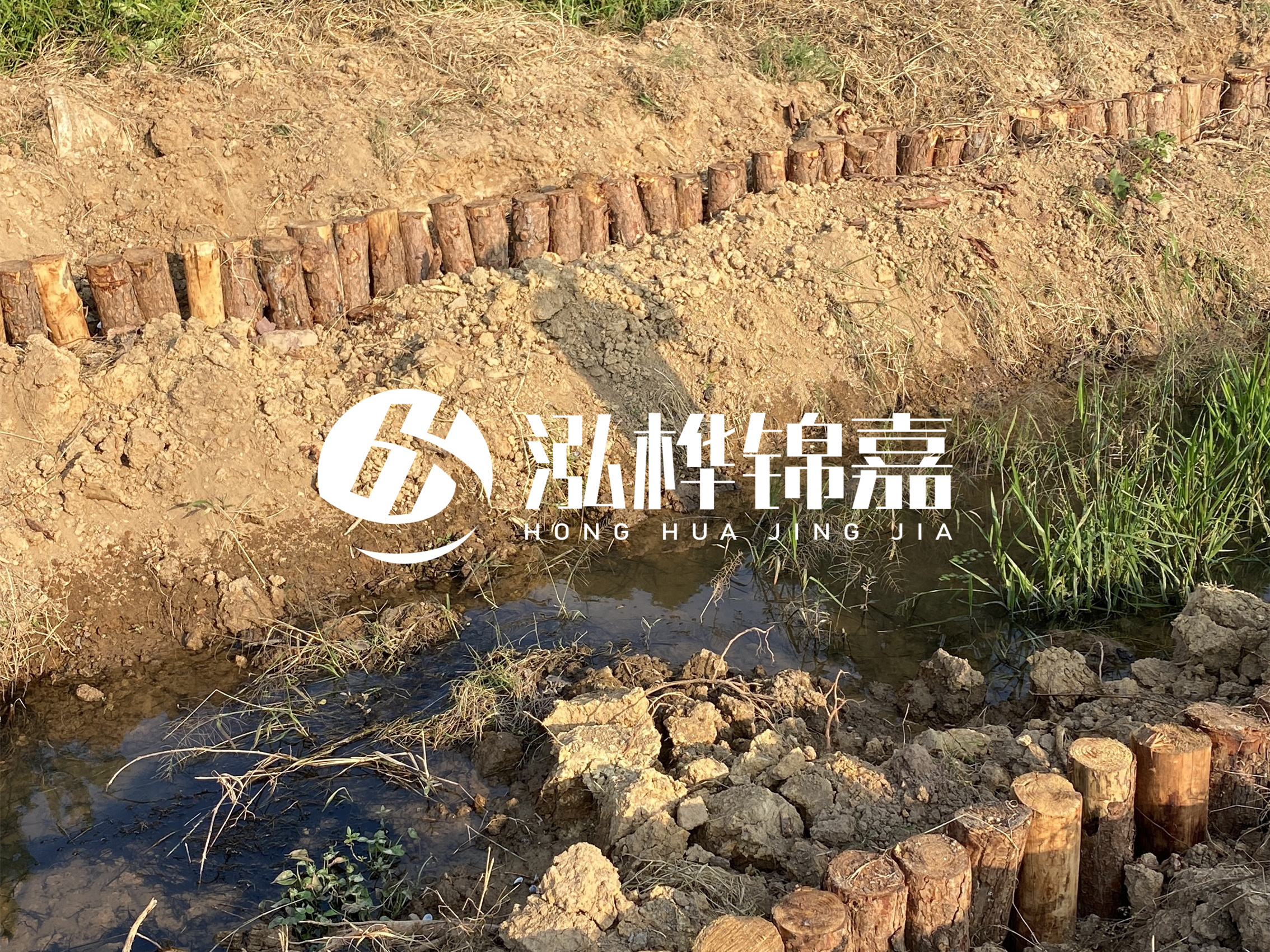 防汛木樁價格中的施工費(fèi)如何計(jì)算？水下打樁和陸地打樁費(fèi)用差異？